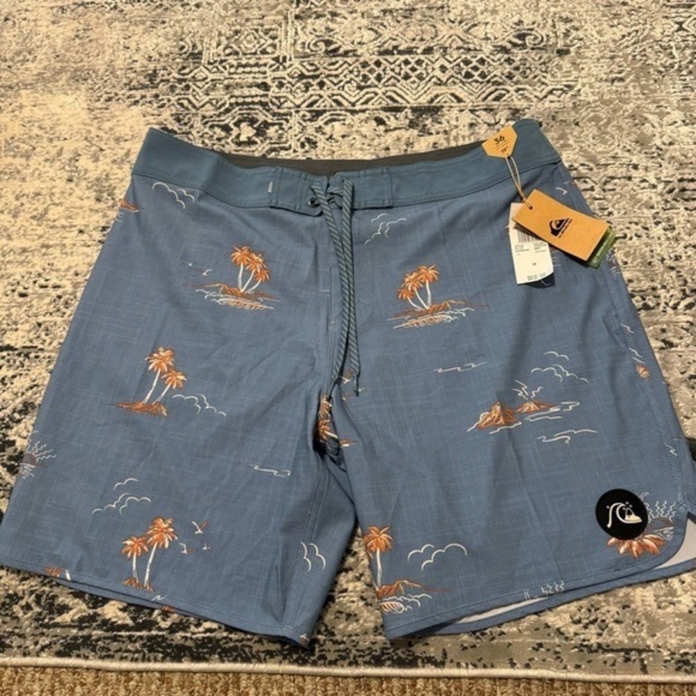 Quicksilver Boardshorts size 30 new with tags